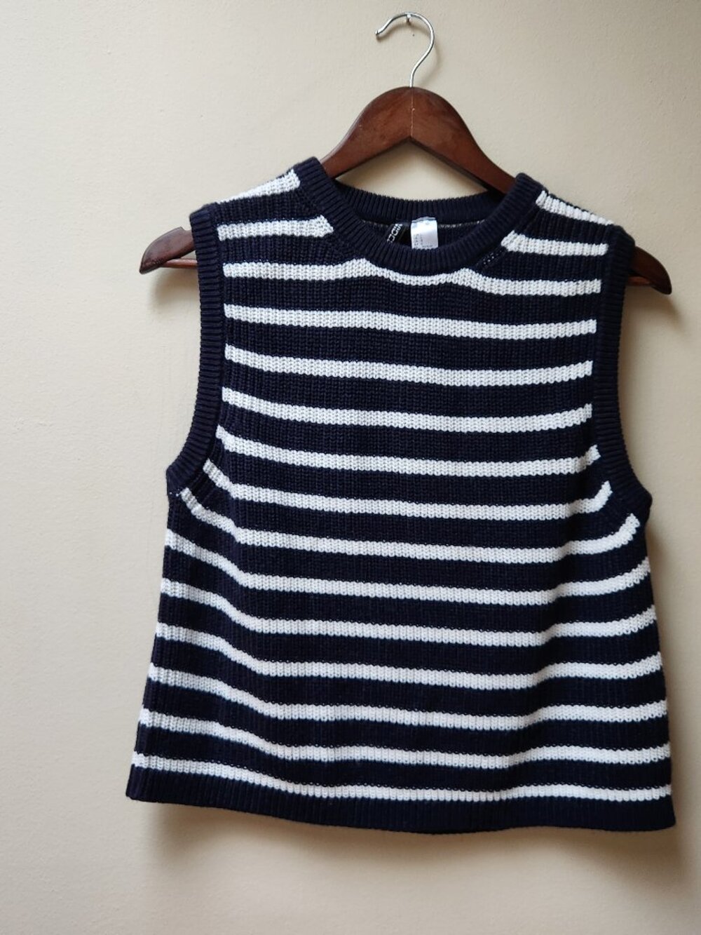 H&M knit stripe top / L